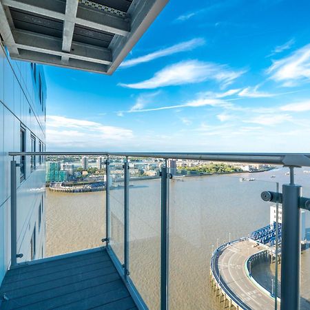 Skyvillion - London River Thames Top Floor Apartments By Woolwich Ferry, Mins To London Excel, O2 Arena , London City Airport With Parking Bagian luar foto