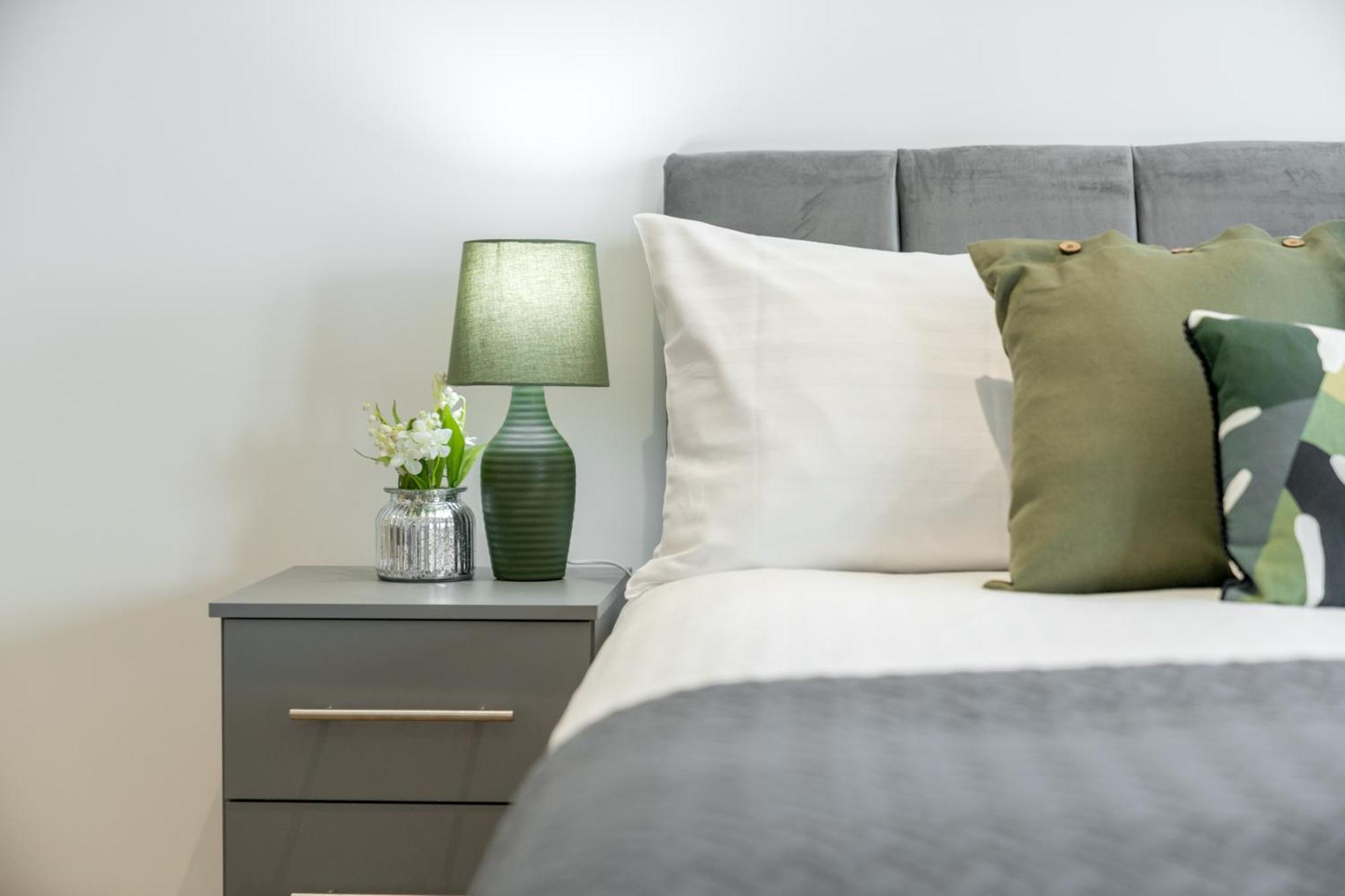 Skyvillion - London River Thames Top Floor Apartments By Woolwich Ferry, Mins To London Excel, O2 Arena , London City Airport With Parking Bagian luar foto