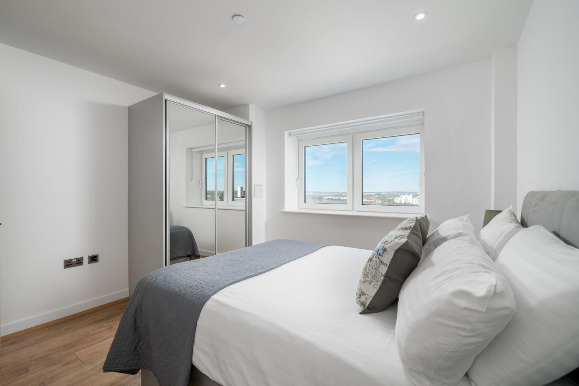 Skyvillion - London River Thames Top Floor Apartments By Woolwich Ferry, Mins To London Excel, O2 Arena , London City Airport With Parking Bagian luar foto
