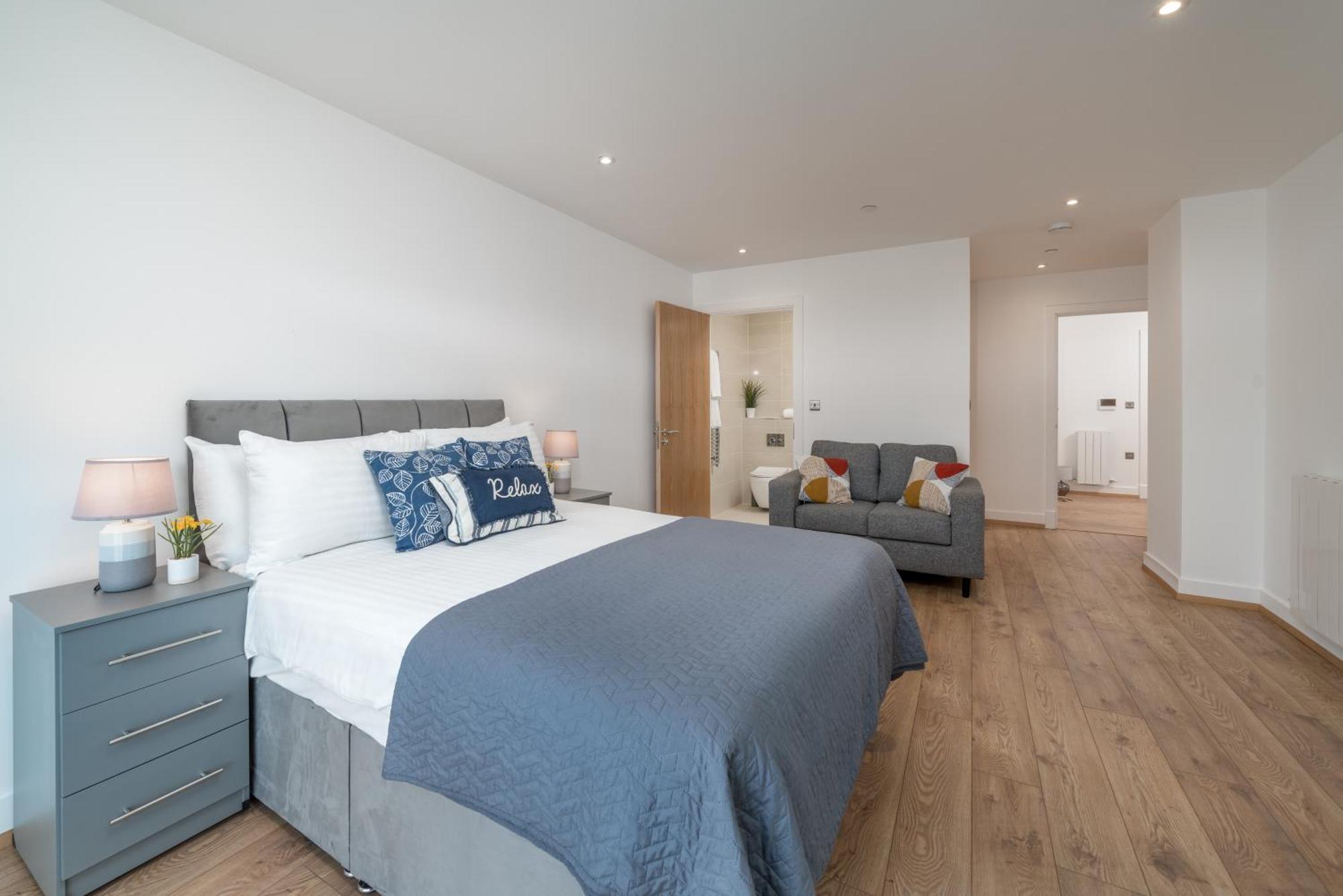 Skyvillion - London River Thames Top Floor Apartments By Woolwich Ferry, Mins To London Excel, O2 Arena , London City Airport With Parking Bagian luar foto