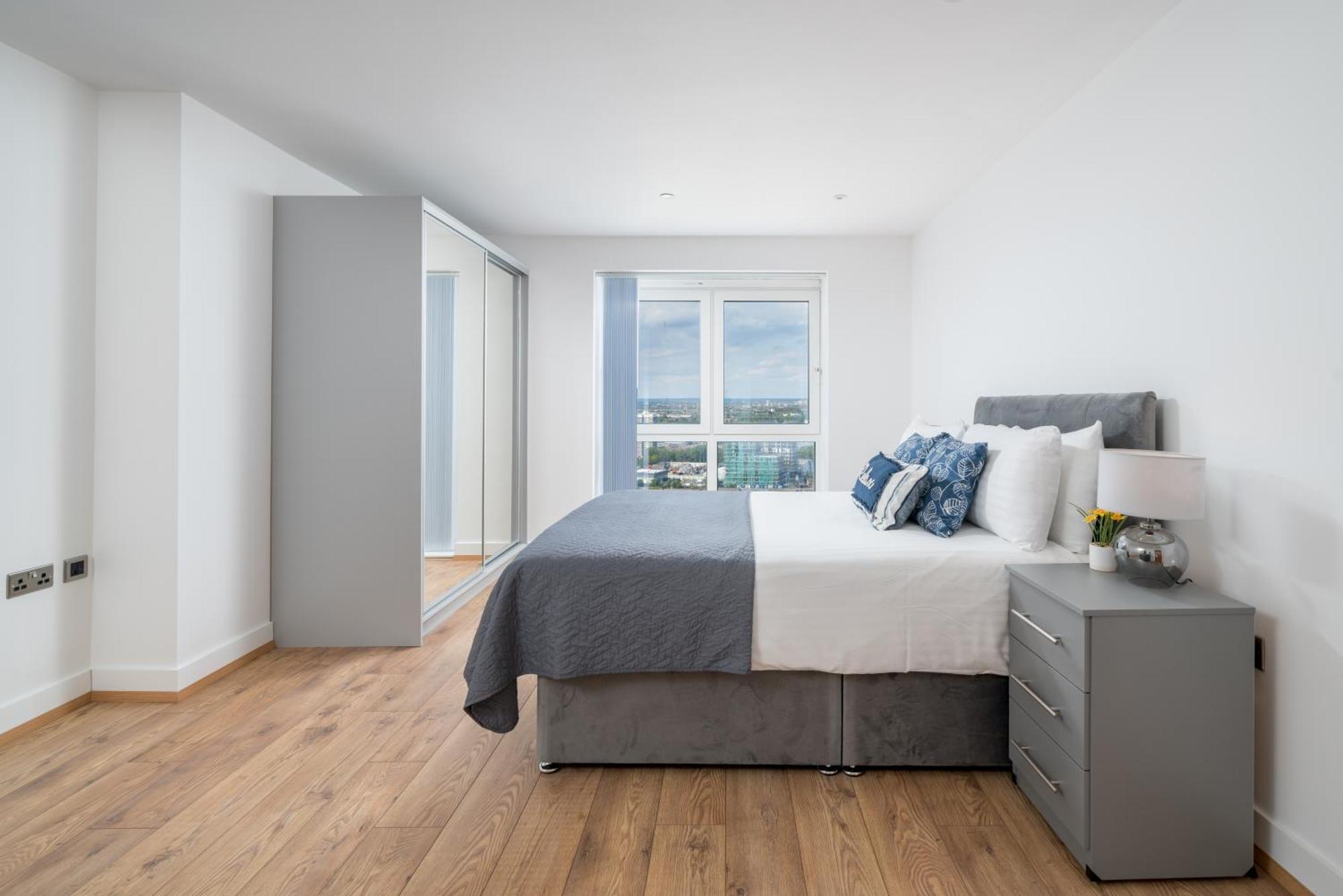 Skyvillion - London River Thames Top Floor Apartments By Woolwich Ferry, Mins To London Excel, O2 Arena , London City Airport With Parking Bagian luar foto