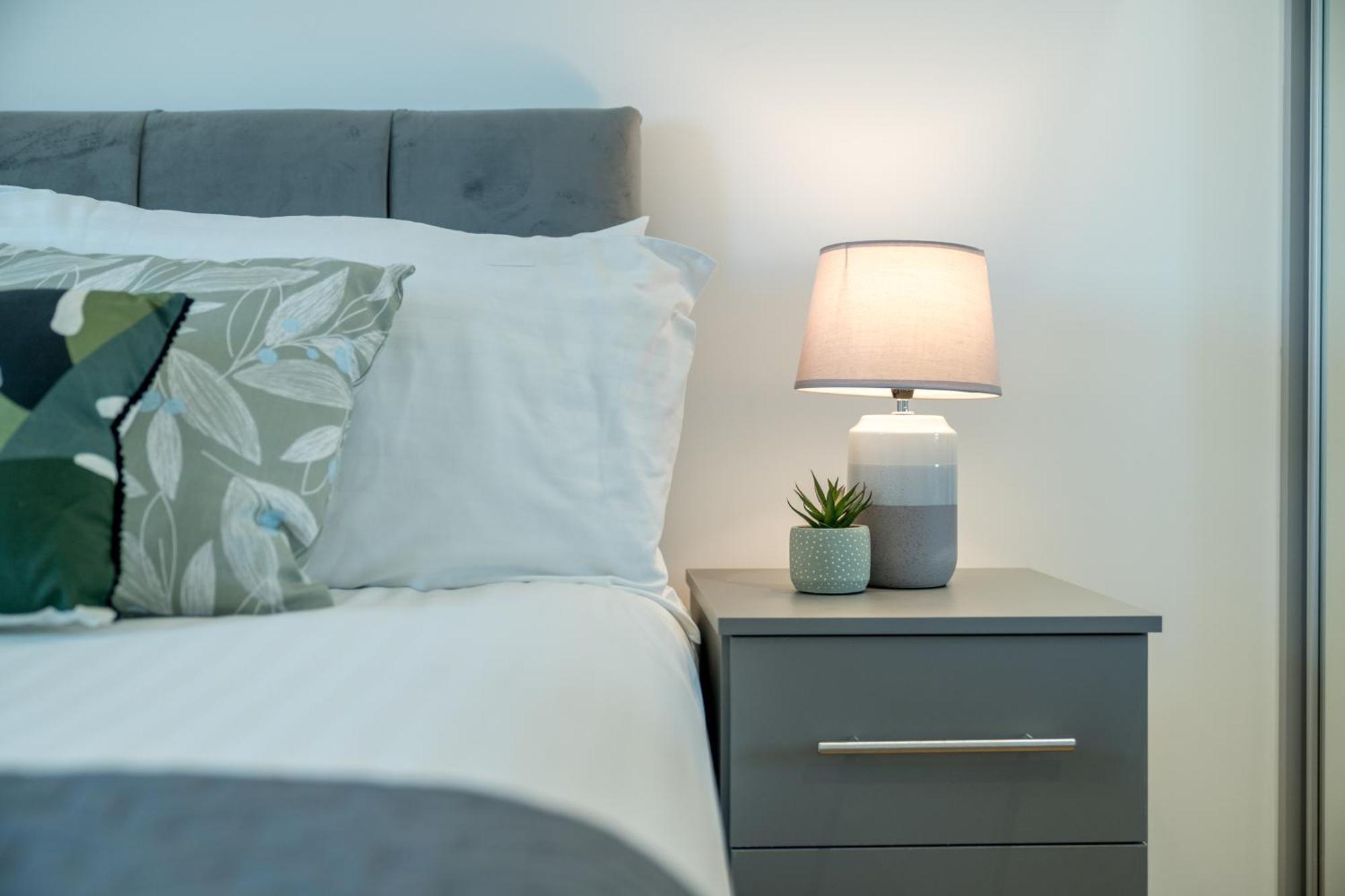 Skyvillion - London River Thames Top Floor Apartments By Woolwich Ferry, Mins To London Excel, O2 Arena , London City Airport With Parking Bagian luar foto