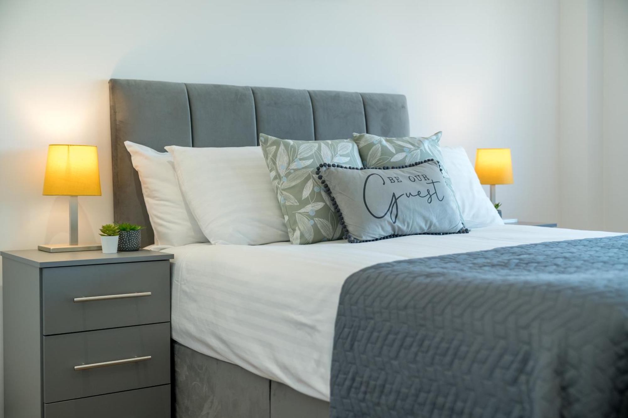 Skyvillion - London River Thames Top Floor Apartments By Woolwich Ferry, Mins To London Excel, O2 Arena , London City Airport With Parking Bagian luar foto