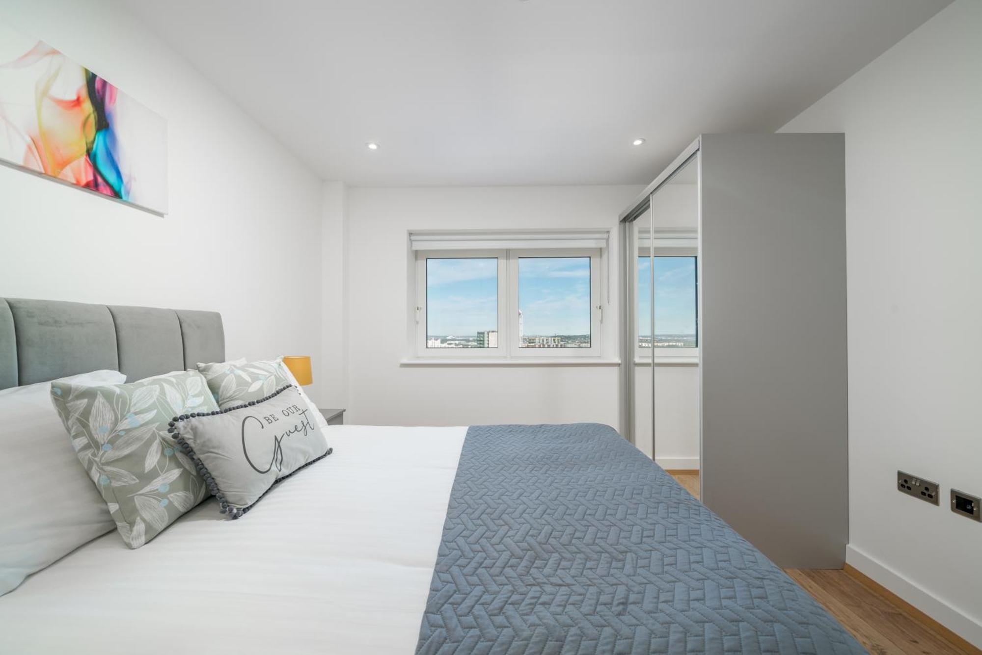 Skyvillion - London River Thames Top Floor Apartments By Woolwich Ferry, Mins To London Excel, O2 Arena , London City Airport With Parking Bagian luar foto
